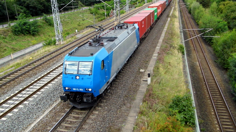 Am 25.08.2014 kam die 185-CL 004   aus Richtung Stendal   und fuhr weiter in Richtung Salzwedel .