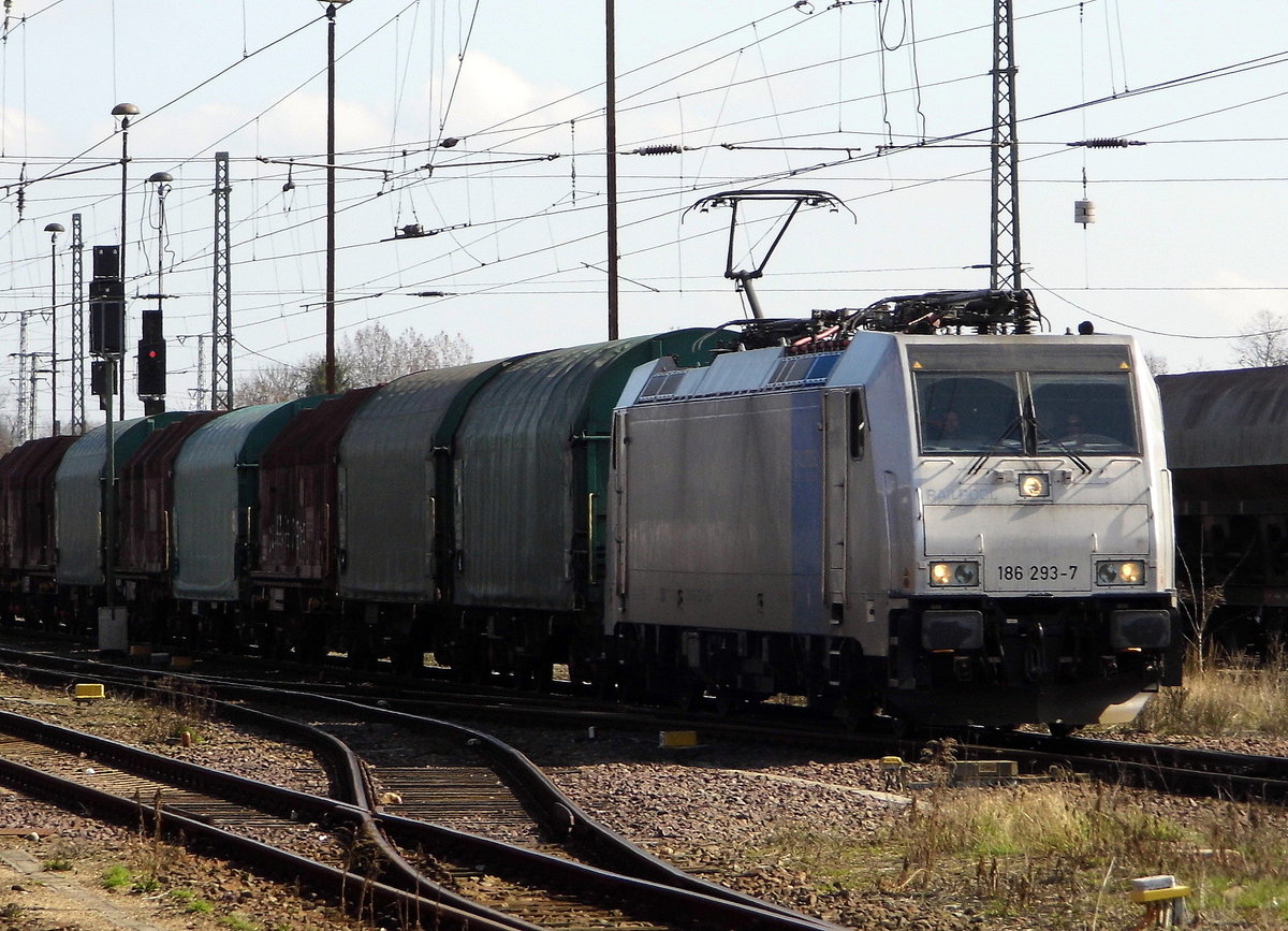 Am 26.03.2017 kam  die  186 293-7 von der B Logistics NV/SA, (Railpool)  aus Richtung Magdeburg nach Stendal und fuhr weiter in Richtung Braunschweig .