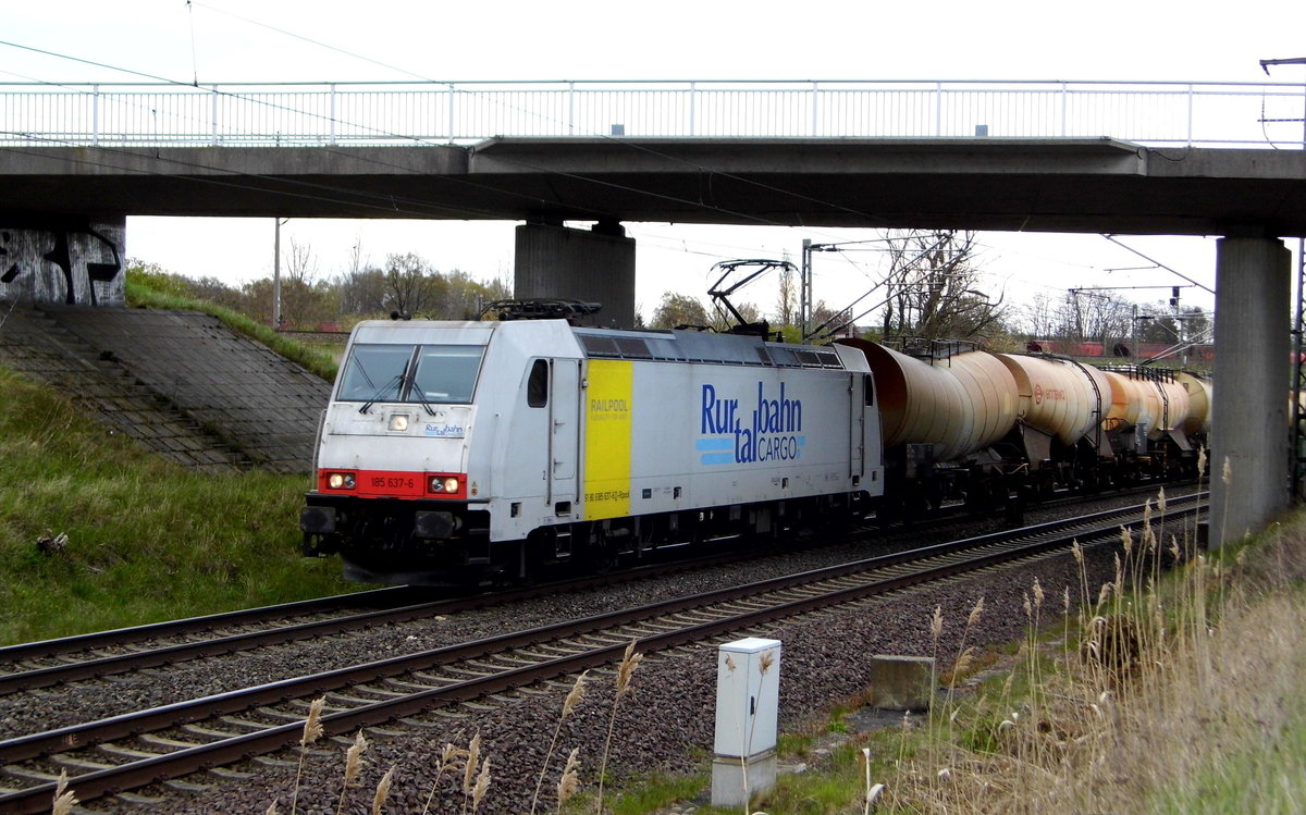 Am 26.04.2016 kam die 185 637-6 von der Rurtalbahn Cargo (Railpool)  aus Richtung Stendal und fuhr weiter in Richtung Hannover .