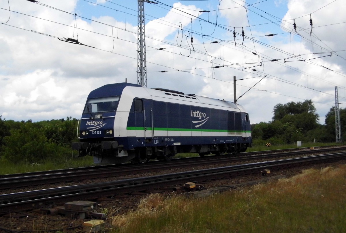 Am 26.05.2015 Rangierfahrt von der  223 152 von der IntEgro (Press) in Borstel.