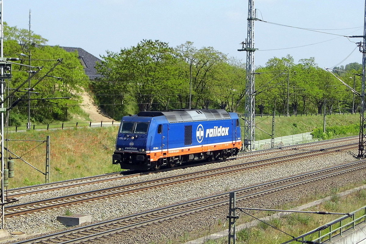 Am 26.05.2017 kam die 076 109-2 von Raildox aus Richtung Stendal und fuhr nach Niedergörne .