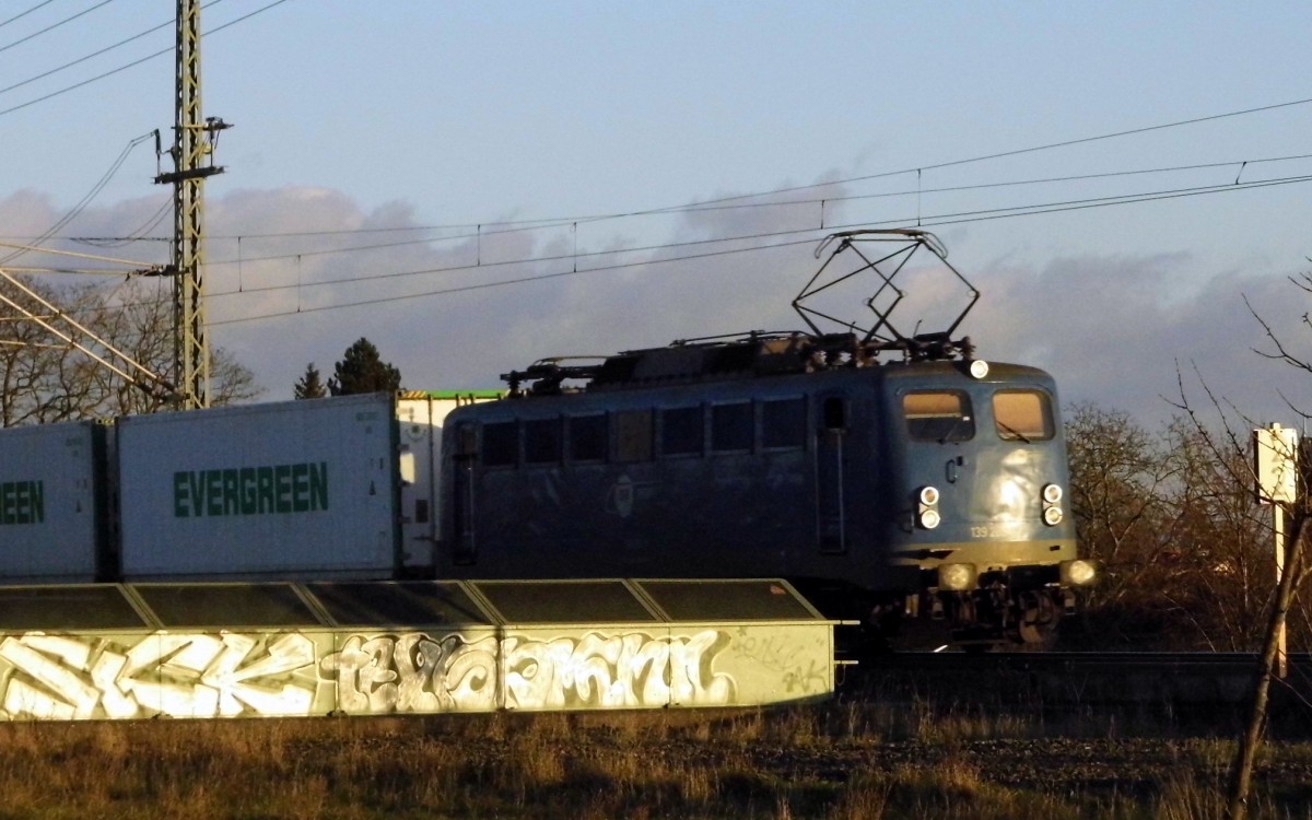 Am 26.11.2015 kam  139 285-1 von der EGP aus Richtung Stendal und fuhr weiter in Richtung Salzwedel .