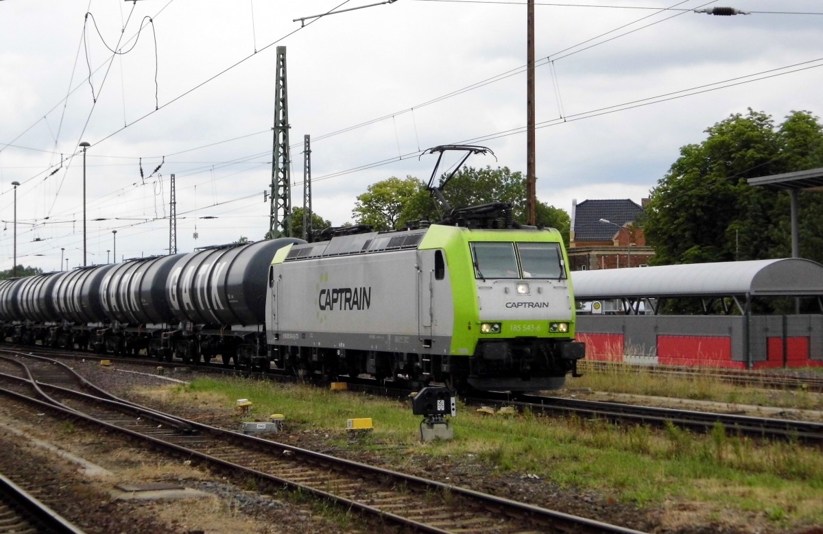 Am 27 .06.2015 kam die 185 543-6 von der CAPTRAIN aus Richtung Magdeburg nach Stendal und fuhr weiter in Richtung Salzwedel .