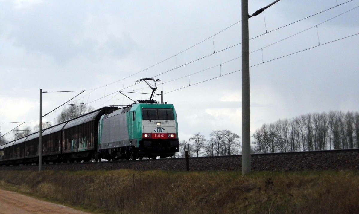 Am 27.03.2015 kam die E 186 127 von der ITL aus Richtung Hannover und fuhr weiter in Richtung Stendal .