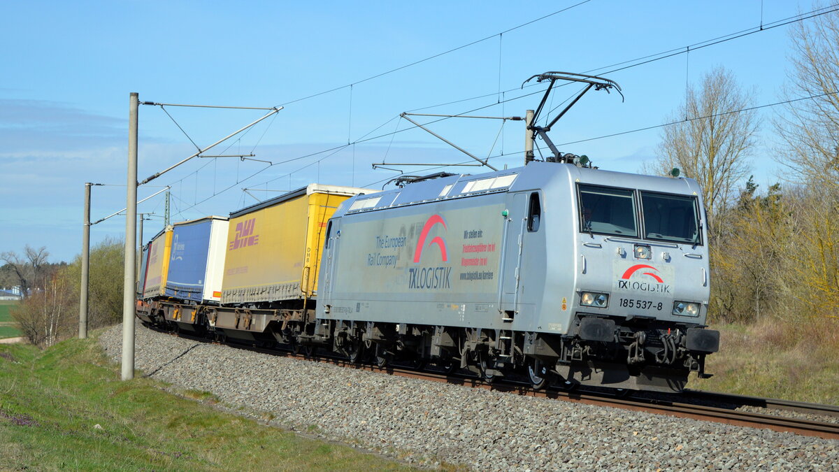 Am 27.03.2021 kam die 185 537-8 von der  TXL - TX Logistik AG,  aus Richtung Wittenberge und fuhr weiter in Richtung Stendal.