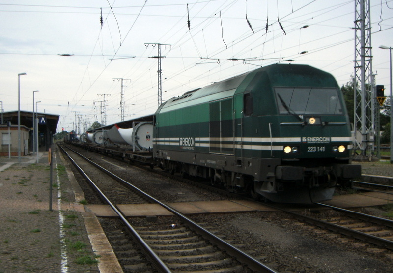 Am 27.06.2014 kam die 223 141 von der ENERCON aus Richtung Magdeburg nach Stendal und fuhr weiter in Richtung Salzwedel.