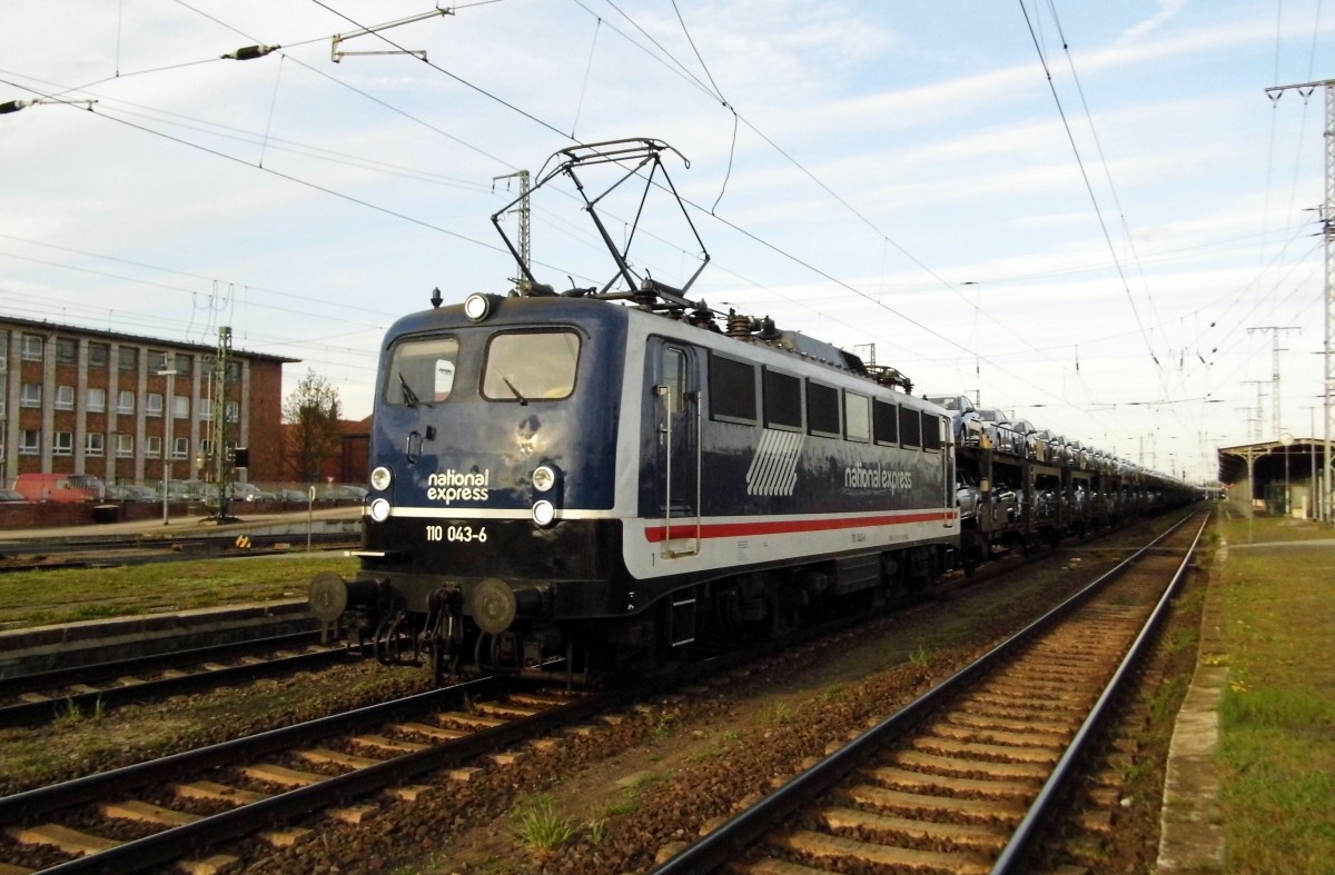 Am 28.04.2015 kam die 110 043-6 von der Press aus Richtung Magdeburg nach Stendal und fuhr weiter in Richtung Hannover .