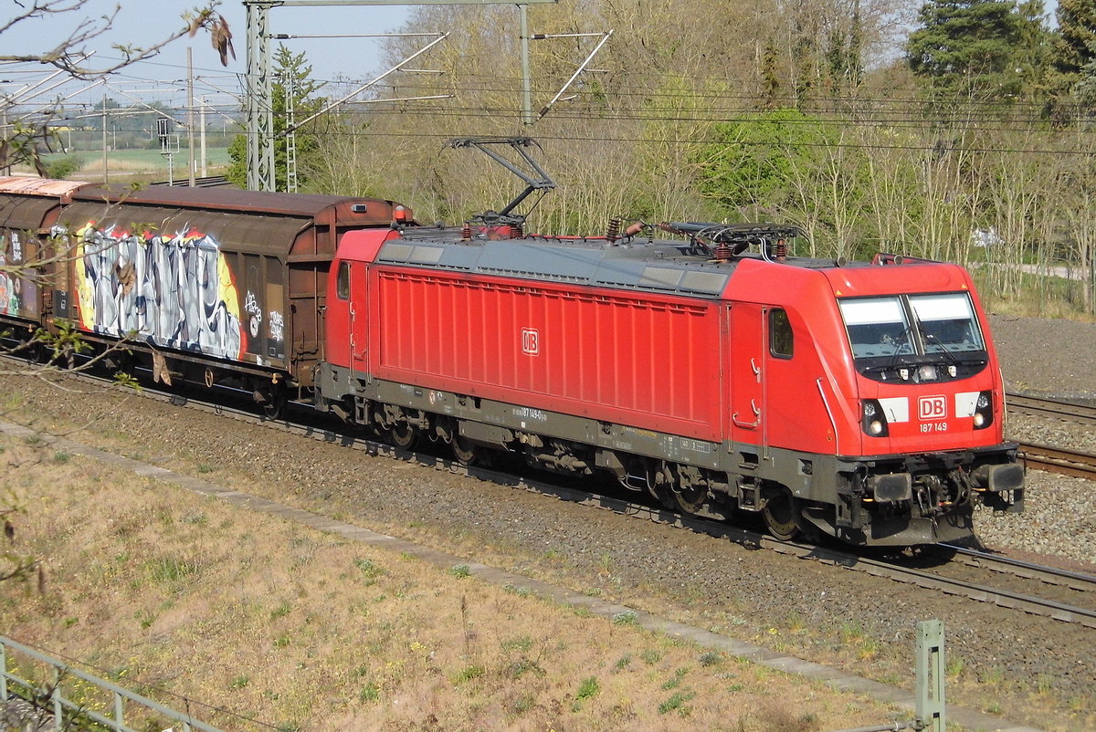 Am 28.04.2020 kam die 187 149 von DB Cargo Deutschland AG, aus Richtung Salzwedel nach Stendal .