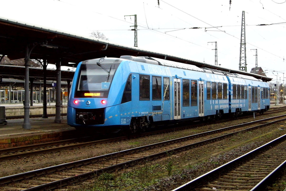 Am 28.11.2017 Testfahrten mit ein Wasserstoffzug die 654 102 von Magdeburg nach Stendal und fuhr den ins RAW.