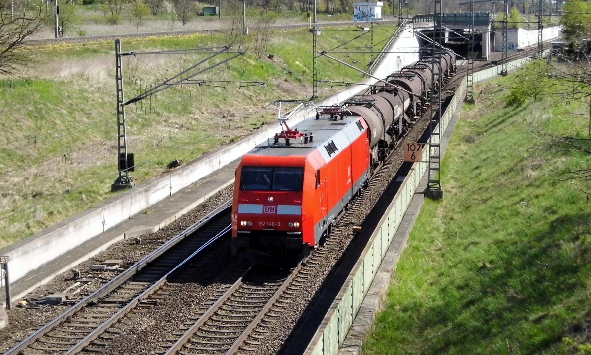 Am 29.04.2015 kam die 152 140-0 von der DB aus Richtung Stendal und fuhr weiter in Richtung Hannover .