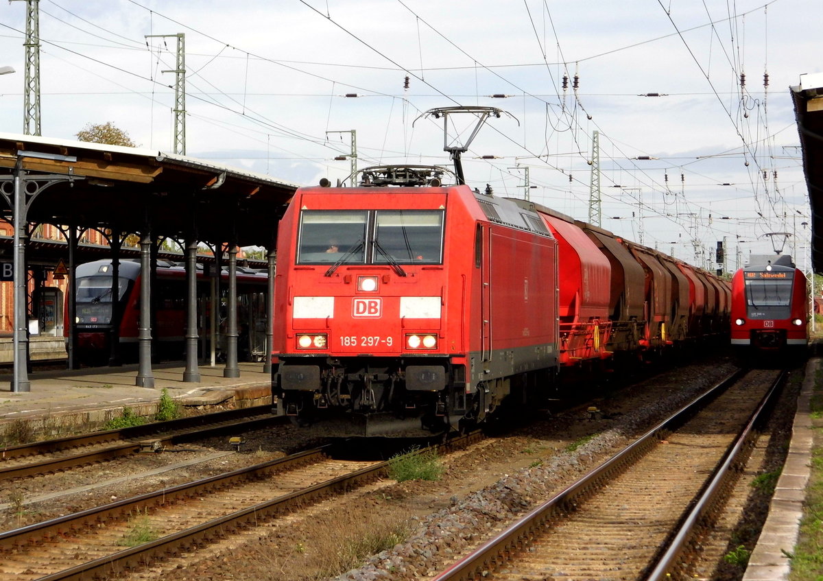 Am 29.09.2016 kam die 185 297-9 von DB Schenker  aus Richtung Magdeburg nach Stendal und fuhr weiter in Richtung Wittenberge . 