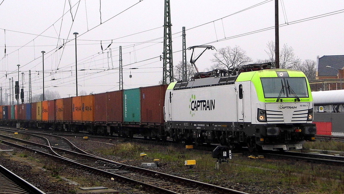 Am 30.03.2017 kam die 193 894-3 von CAPTRAIN aus Richtung Magdeburg nach Stendal und fuhr weiter in Richtung Salzwedel .