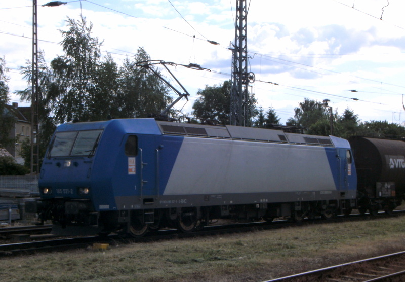 Am 30.05.2014 kam die 185 521-2 von der FHC aus Richtung Wittenberge nach Stendal und fuhr weiter in Richtung Berlin.