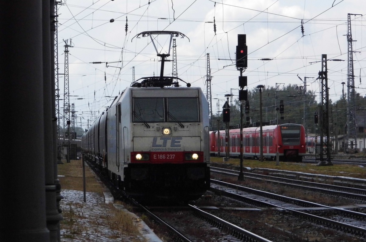 Am 30.05.2015 kam die E 186 237 von der LTE aus Richtung Hannover nach Stendal und fuhr weiter in Richtung Magdeburg.