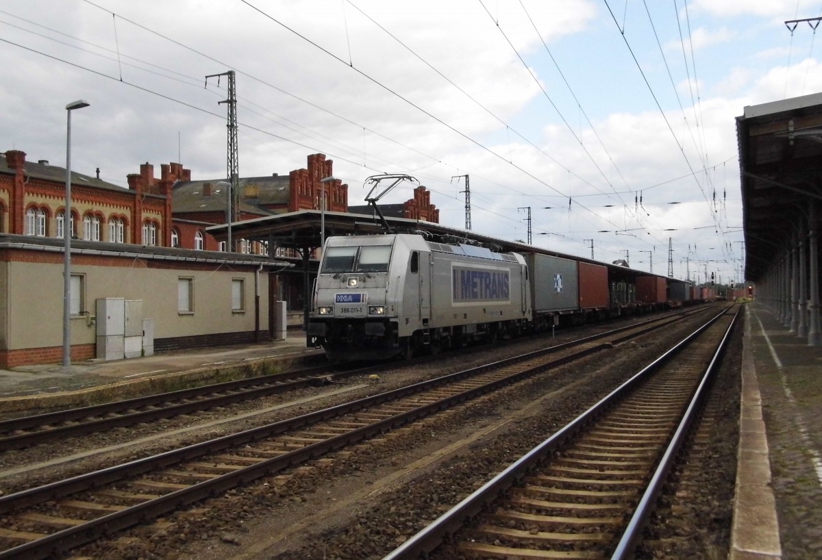 Am 30.07.2015 kam die 386 011-1 von der METRANS aus Richtung Magdeburg nach Stendal und fuhr weiter in Richtung Salzwedel .