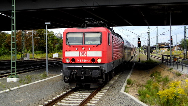 Am 30.08.2014  kam die 143 559-3 von der DB aus Richtung nach Dessau .