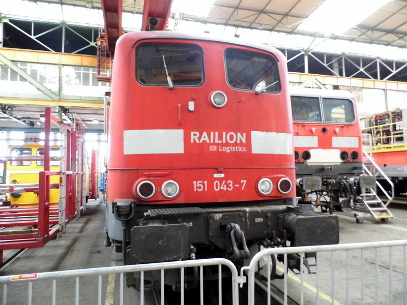 Am 30.08.2014 stand die 151 043-7 von der Railion im Werk Dessau .