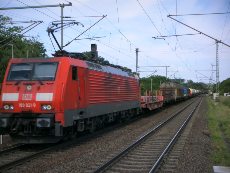 Am 3.06.2014 kam die 189 021-9 von der DB aus der Richtung Helmstedt nach Wefensleben und fuhr weiter in Richtung Magdeburg .