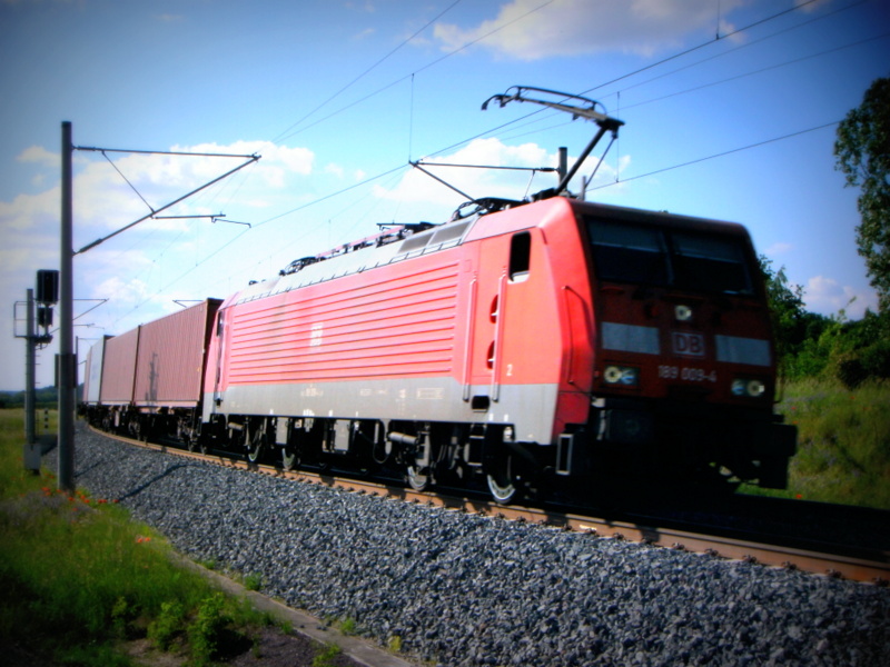 Am 31.05.2014 kam die 189 009-4 von der DB aus der Richtung Wittenberge und fuhr nach Stendal .