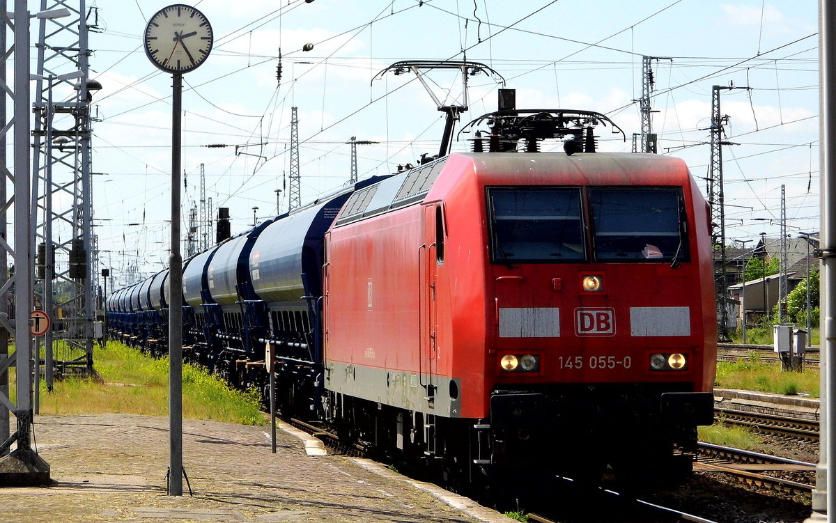 Am 31.05.2017 kam die 145 055-0 von der  DB Cargo Deutschland AG, aus Richtung Wittenberge nach Stendal und fuhr weiter in Richtung Magdeburg .