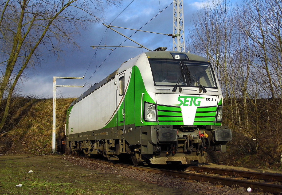 Am 31.12.2017  die 193 814-1 von der SETG (Railpool) in Borstel  .