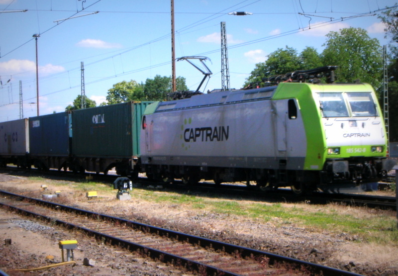 Am 6.06.2014 kam die 185 542-8 von CAPTRAIN aus Richtung Magdeburg nach Stendal und fuhr weiter in Richtung Salzwedel.