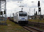 br-7-386-traxx-f/512279/am-11082016-kam-die-386-020-2 Am 11.08.2016 kam die 386 020-2 von METRANS  aus Richtung Salzwedel nach Stendal und fuhr weiter in Richtung Magdeburg .