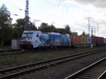 Am 10.10.2016 kam die 386 020-2 von METRANS aus Richtung Salzwedel nach Stendal und fuhr weiter in Richtung Magdeburg .