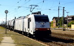 Am 06 .09.2016 kam die 185 579-0 von der ITL aus Richtung  Salzwedel nach Stendal und fuhr weiter in Richtung Magdeburg .