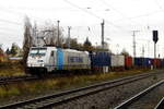 Am 24.11.2017 kam die 186 437-0 von METRANS (Railpool)   aus Richtung Salzwedel  nach Stendal und fuhr weiter in Richtung Magdeburg .