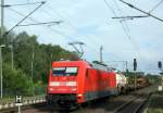 Am 3.06.2014 kam die 101 032-1 von der DB aus der Richtung Helmstedt nach Wefensleben und fuhr weiter in Richtung Magdeburg .