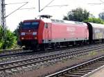 Am 1.08.2014 kam die 145 055-0 von der Railion aus Richtung Magdeburg nach Niederndodeleben und fuhr weiter in Richtung Braunschweig  .