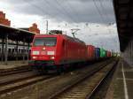 Am 25.09.2014 kam die 145  020-4 von der DB aus Richtung Magdeburg nach Stendal und fuhr weiter in Richtung Salzwedel .