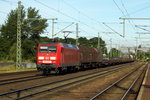 Am 16.06.2016 kam die 145 043-6 von DB Schenker aus Richtung Braunschweig nach Niederndodeleben und fuhr weiter in Richtung Magdeburg .