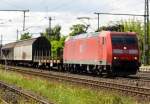 Am 2.07.2014 kam die 185 135-1 von der DB aus Richtung Braunschweig nach Niederndodeleben und fuhr weiter in Richtung Magdeburg .