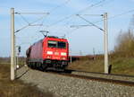 -br-6-185-db-traxx-ac1ac2/546294/am-16032017-kam-die-185-302-7 Am 16.03.2017 kam die 185 302-7 von der  DB Schenker Rail Deutschland AG , aus Richtung Wittenberge nach Stendal .