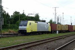 Am 23.07.2016 kam die 152 197-0 von der ITL aus Richtung Salzwedel nach Stendal und fuhr weiter in Richtung Magdeburg .