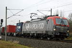 eu46-siemens-vectron-ms/725752/am-05022021-kam-die-eu46-509- Am 05.02.2021 kam die EU46-509 ( 51 5370 021-5 ) von der PKP Cargo aus Richtung Wittenberge und fuhr weiter in Richtung Stendal . 