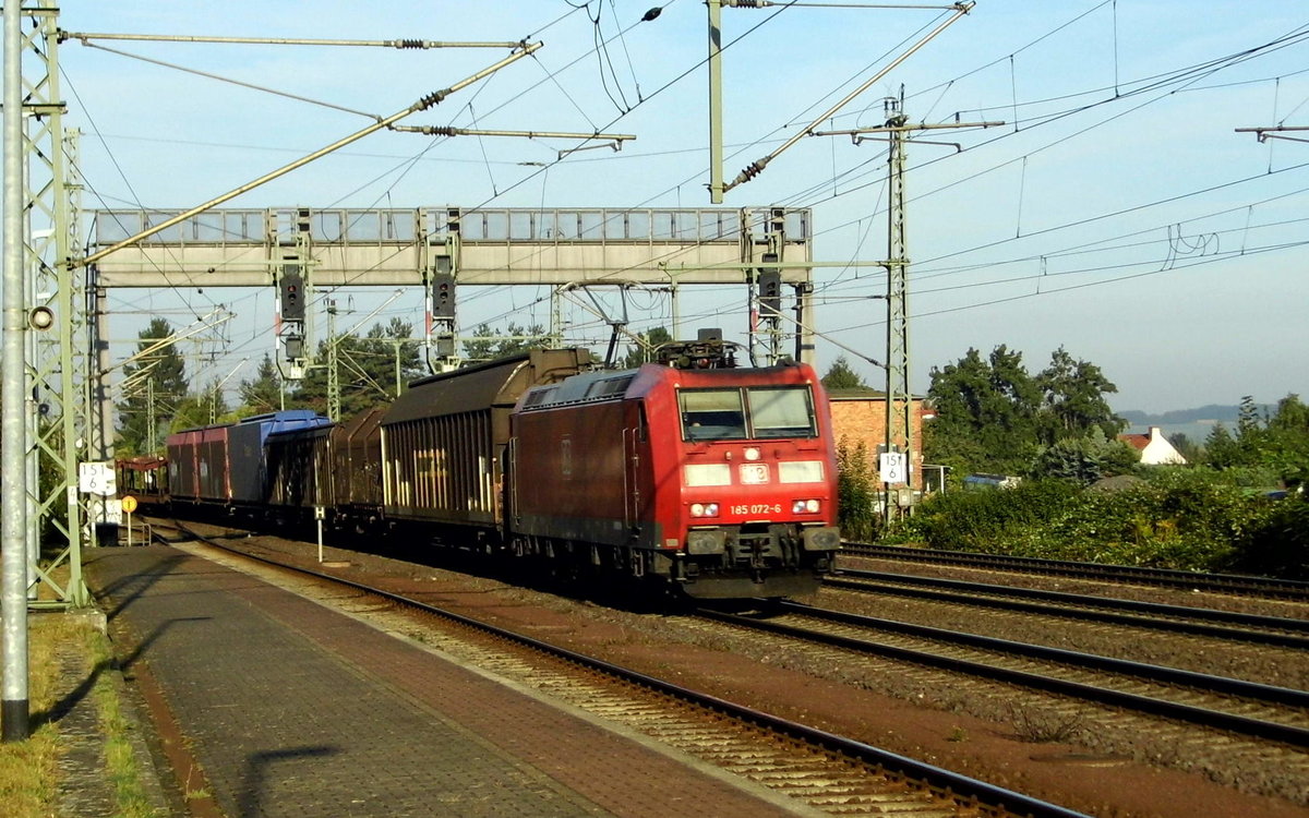  Am 07.09.2016 kam die 185 072-6 von DB Schenker  aus Richtung Braunschweig nach Niederndodeleben und fuhr weiter in Richtung Magdeburg .