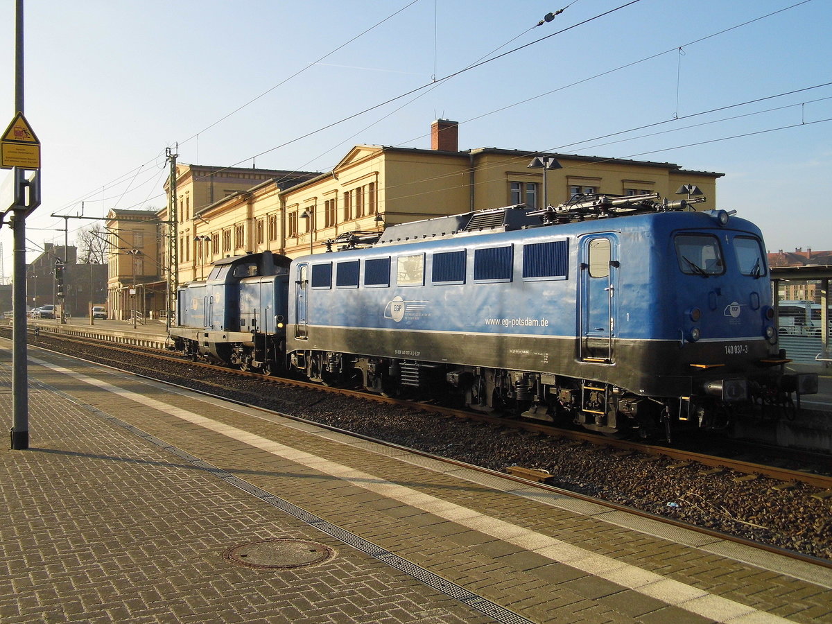 26.02.2019 stand die 140 037-3  von der  EGP – Eisenbahngesellschaft Potsdam,  im Hbf Wittenberge .