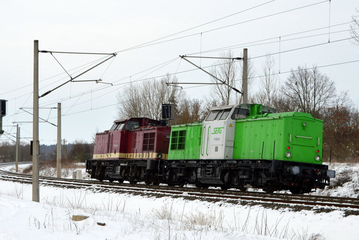 Am 01.02.2021 fuhren die 202 484-2 von der CLR - Cargo Logistik Rail-Service GmbH, und die 202 287-9 von der SETG ( SRA ) von Stendal  nach  Niedergörne .
