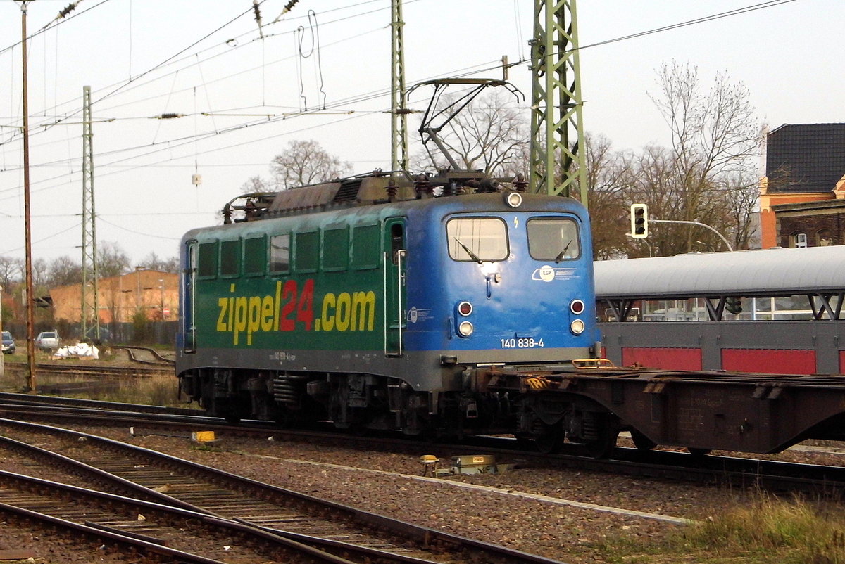 Am 01.04.2017 kam die 140 838-4 von der EGP  aus Richtung Salzwedel nach Stendal und fuhr weiter in Richtung Magdeburg .