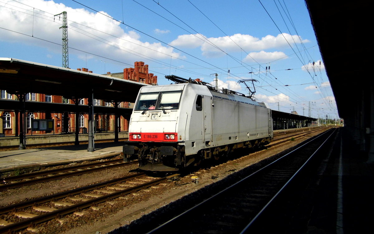 Am 01.09.2016 stand die E 186 236-6 von der  NS - Nederlandse Spoorwegen N.V.   in Stendal .