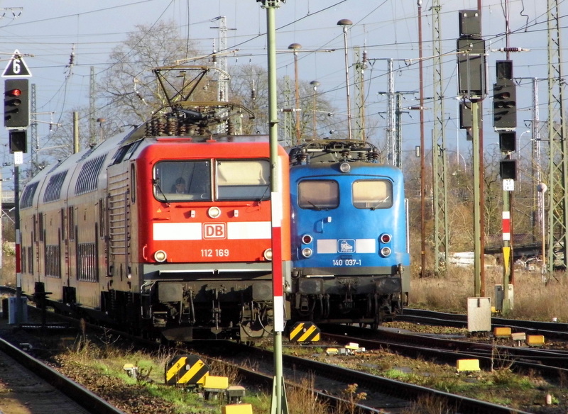 Am 02.1 .2015 Rangierfahrt von der 112 169 von der DB in Stendal .