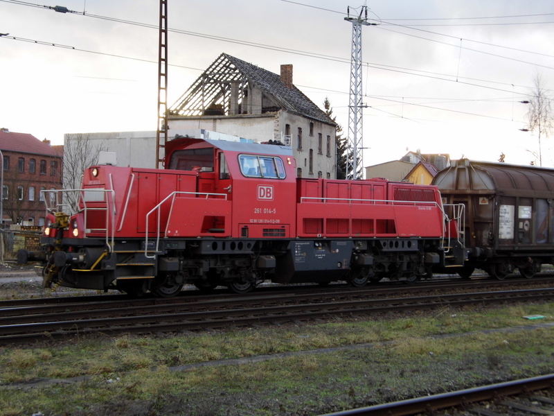 Am 02.1 .2015 Rangierfahrt von der 261 014-5 von der  DB in Stendal .