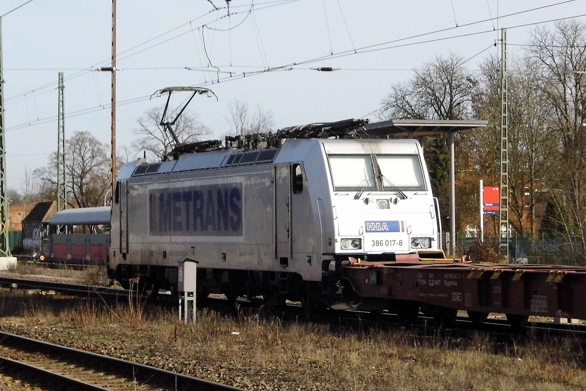  
Am 03.03.2017 kam die  386 017-8  von  METRANS  aus Richtung Salzwedel nach Stendal und fuhr weiter in Richtung Magdeburg .

 