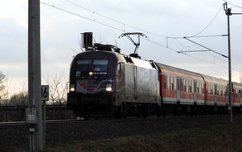 Am 04.01.2015 kam die 182 509 (ES 64 U2-009) von der MRCE aus Richtung Salzwedel und fuhr nach Stendal.