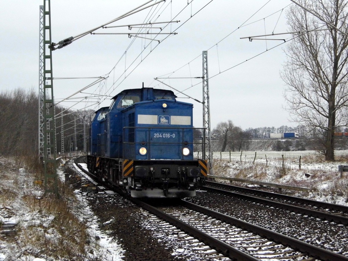 Am 04.02.2015 Rangierfahrt von die 204 016-0 und die 204 022-2 von der Press bei Borstel bei Stendal .