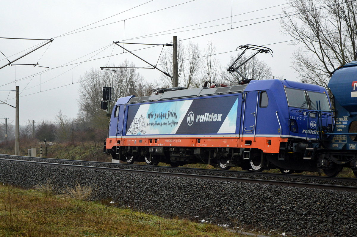 Am 04.02.2021 kam die 187 317-3 von Raildox GmbH & Co. KG, aus Richtung Stendal und fuhr weiter in Richtung Wittenberge .