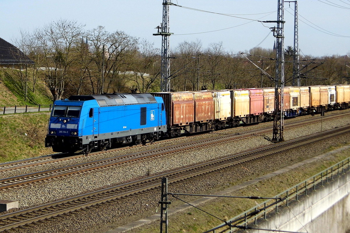 Am 04.04.2018 fuhr die 285 104-2 von der Press von Stendal nach Niedergörne  .